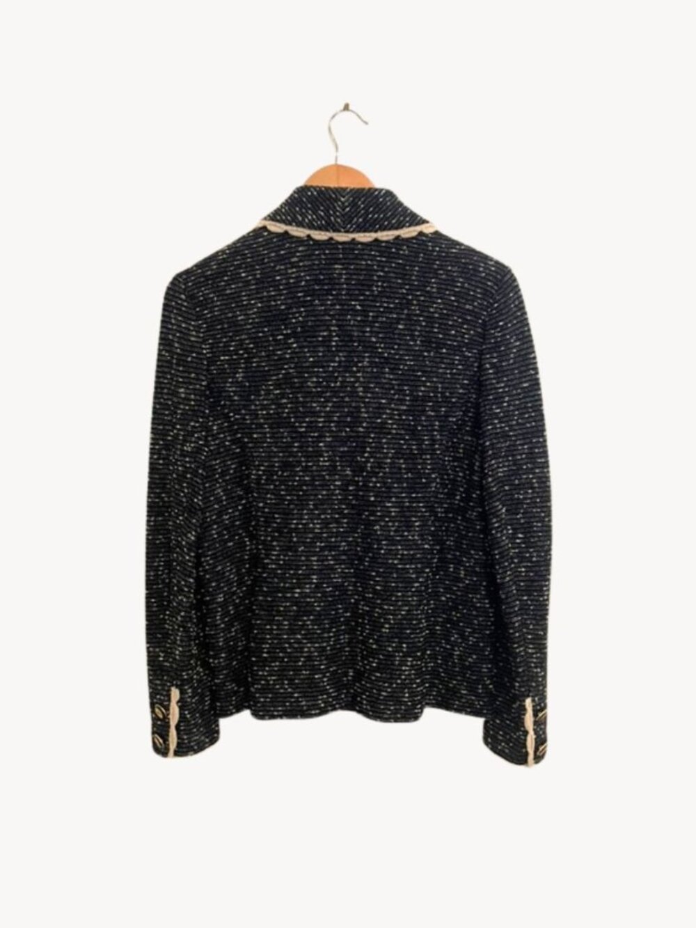 St. John Collection Textured Knit Black Ivory Scallop Trim Jacket, Size: 8 - Picture 7 of 10